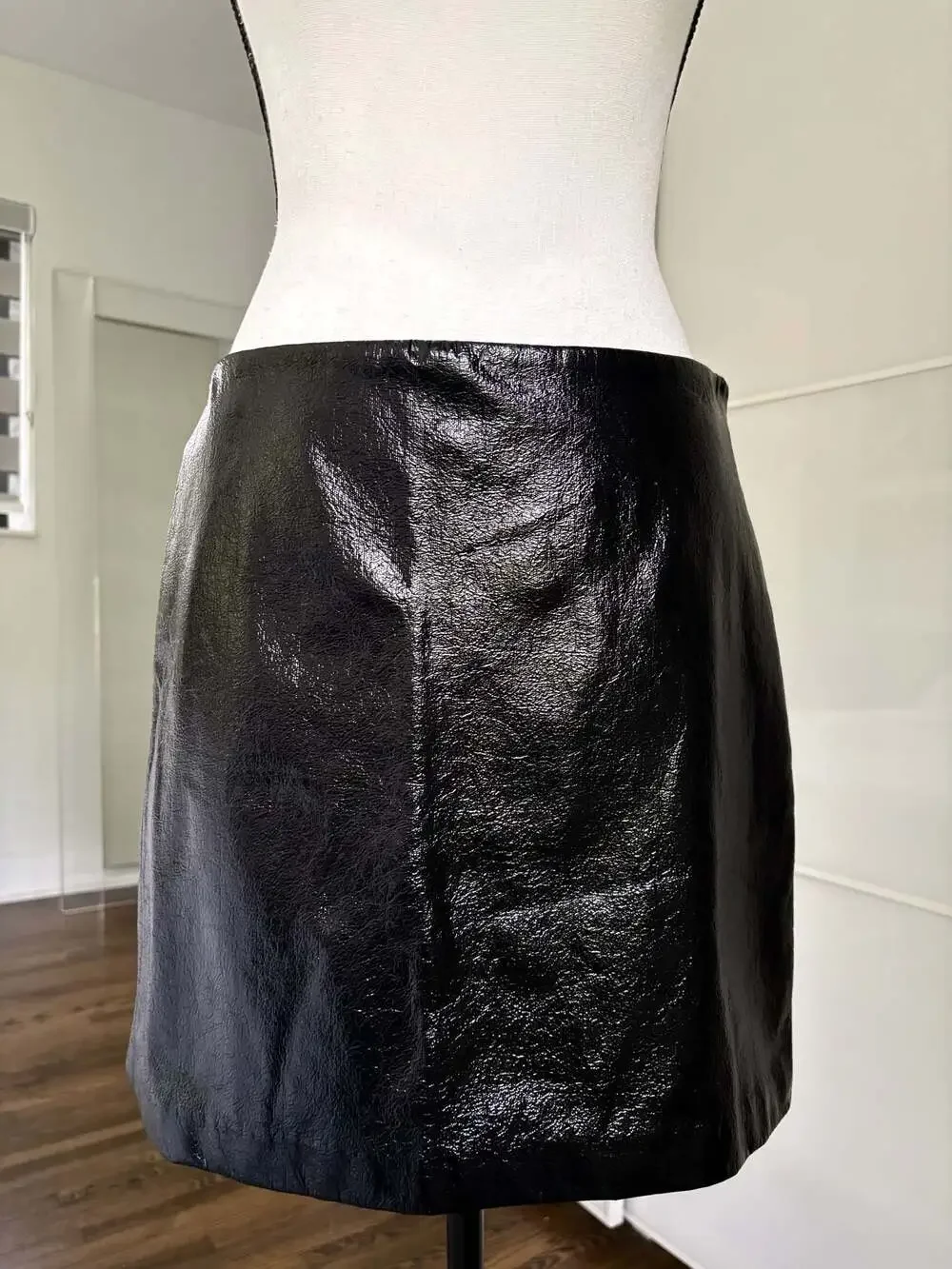 Theory Venice Faux Patent Leather Mini Skirt Black Size 4